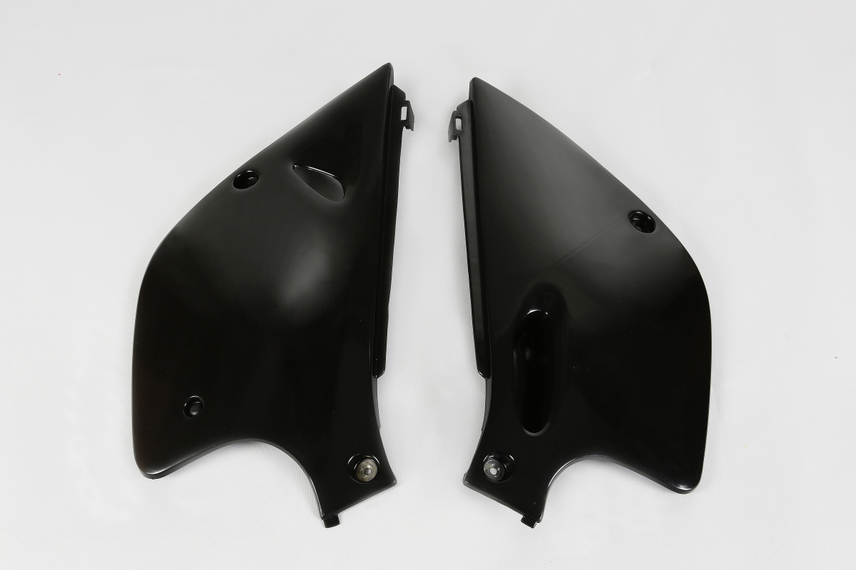 Fiancatine Laterali nero per Ktm EXC 380 - EXC 400 - EXC 620 - SX 380 - SX 400 - SX 620 - PLASTICHE REPLICA - KT03037-001 - U...