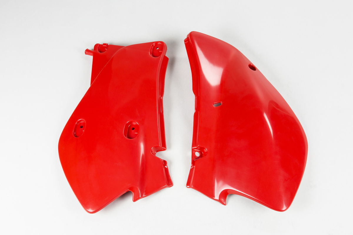 Fiancatine Laterali rosso per Honda XR 650R (2000-25) - PLASTICHE REPLICA - HO03677-069 - Ufo Plast