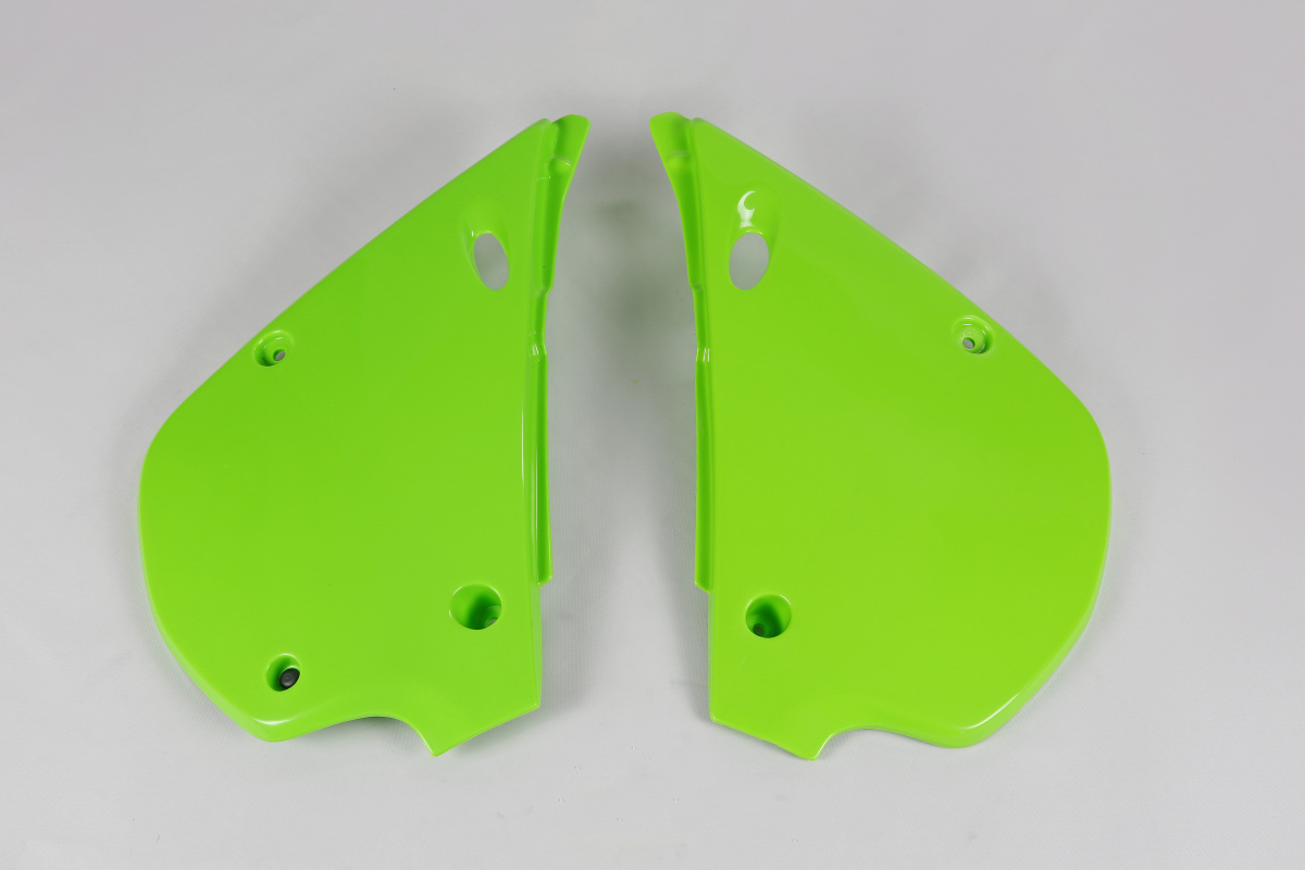 Fiancatine Laterali verde per Kawasaki KX 80 (1991-97) - PLASTICHE REPLICA - KA02760-026 - Ufo Plast