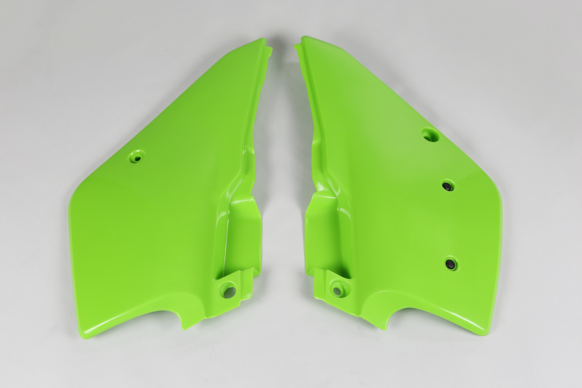 Fiancatine Laterali verde per Kawasaki KDX 200 (1995-25) - PLASTICHE REPLICA - KA02788-026 - Ufo Plast