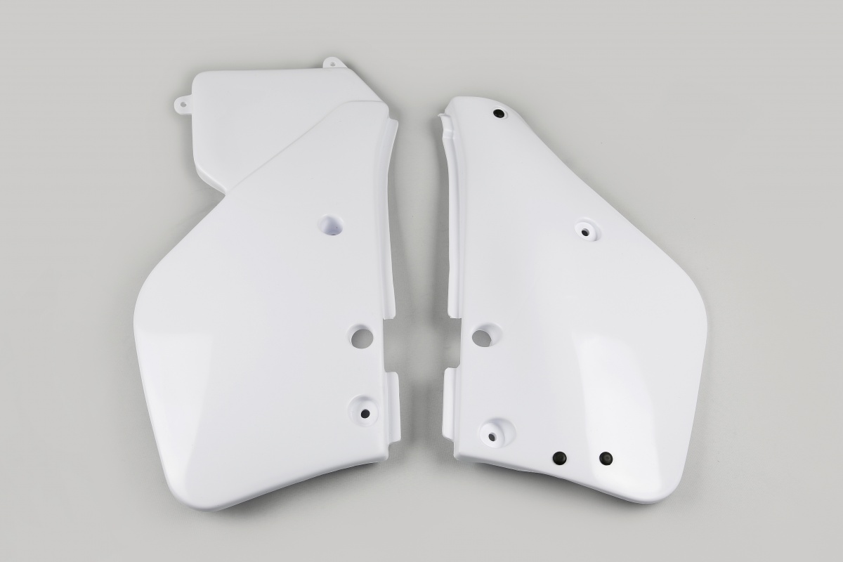 Side Panels white for Yamaha YZ 125 (1986-88) - YZ 250 (1986-87) - YZ 490 (1986-90) - REPLICA PLASTICS - YA02804-046 - Ufo Plast