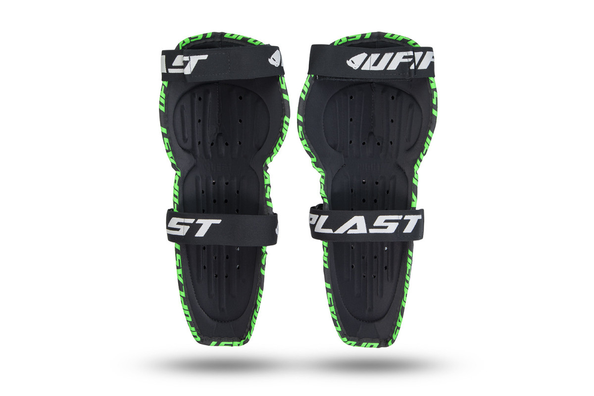 Astralis knee/shin guards with protective shells in highly resistant plastic